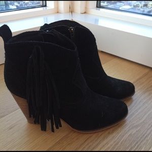 Steve Madden Suede Fringe Boots Size 6.5
